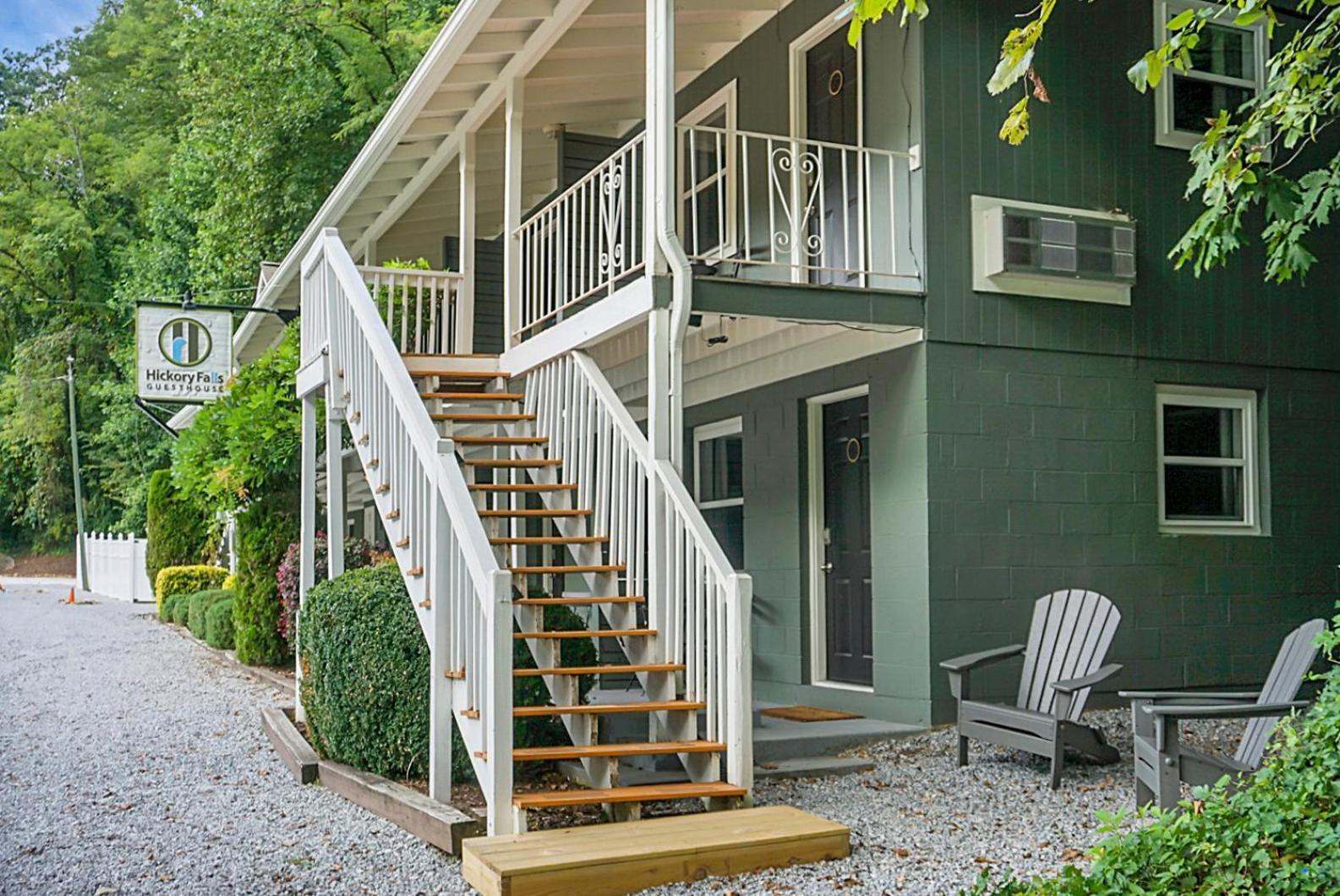 Hickory Falls Inn Chimney Rock Exterior photo
